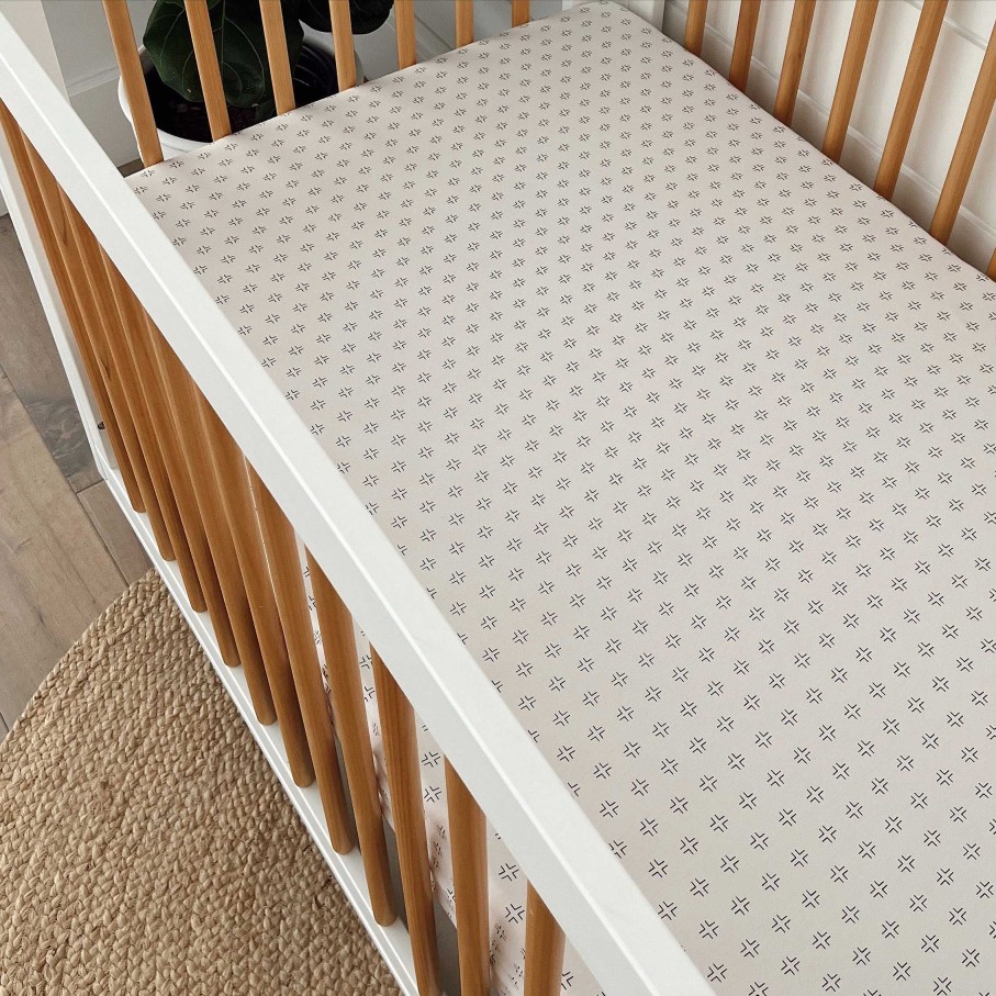 Baby Stuff SpearmintLOVE | Stretch Crib Sheet, Natural/Black Geo